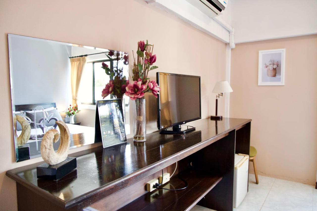 Golden Guesthouse By The Beach Cha Am Cha-am Exterior foto
