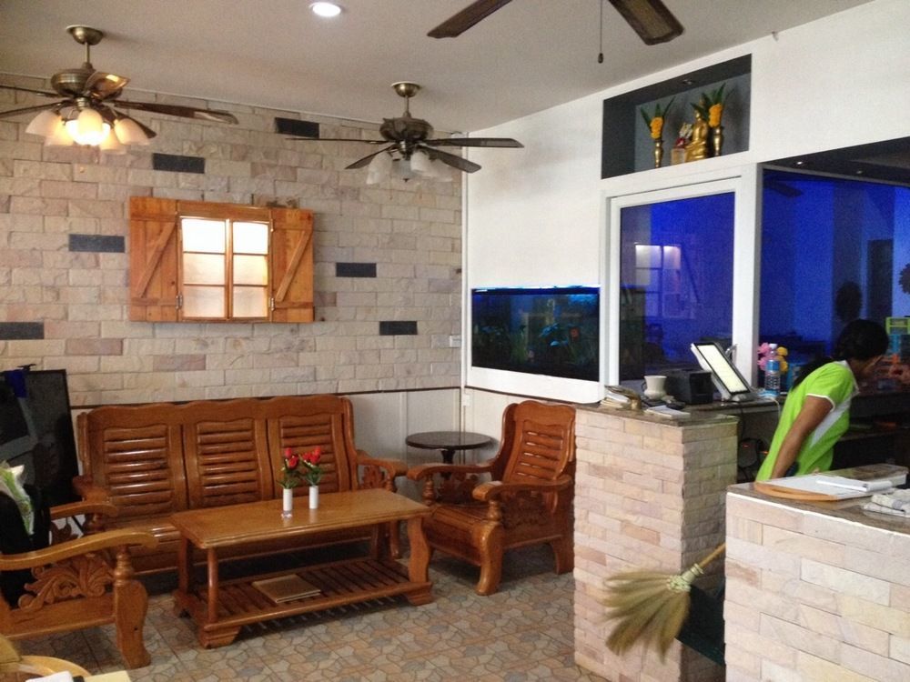 Golden Guesthouse By The Beach Cha Am Cha-am Exterior foto
