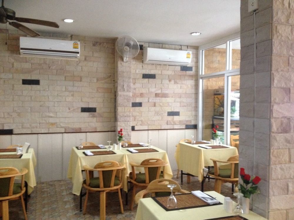 Golden Guesthouse By The Beach Cha Am Cha-am Exterior foto
