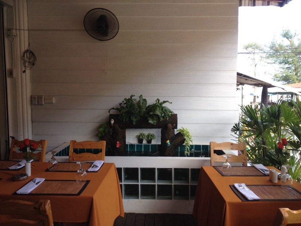 Golden Guesthouse By The Beach Cha Am Cha-am Exterior foto