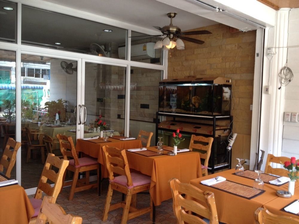 Golden Guesthouse By The Beach Cha Am Cha-am Exterior foto